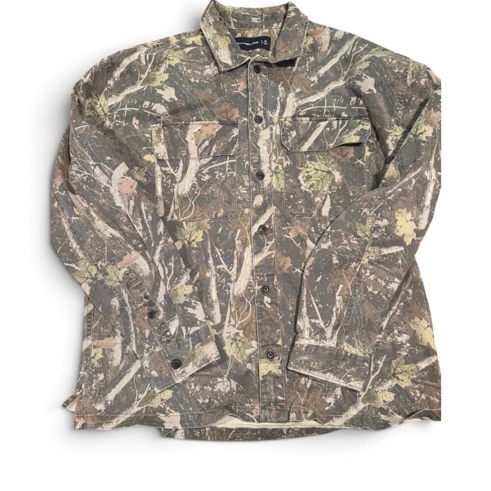 Abercrombie & Fitch Camo Button-Up Overshirt Size XL